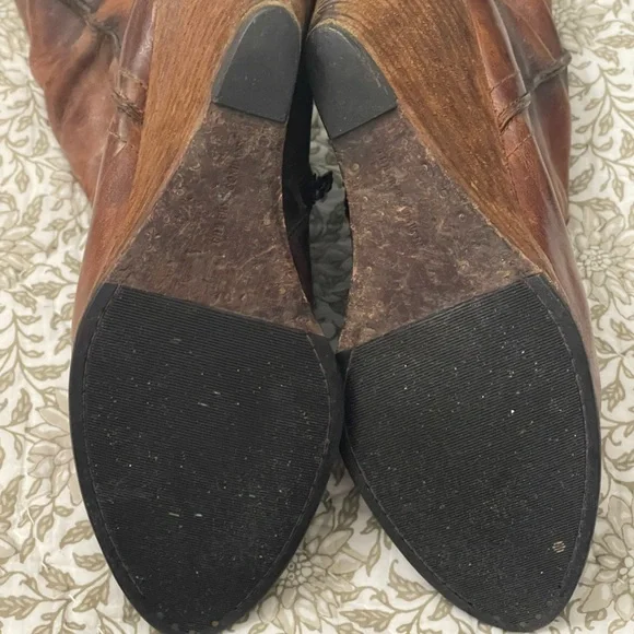 Frye Cece Tall Wedge Brown Distressed Leather Wedge Boots - Size 10 - Picture 5 of 7